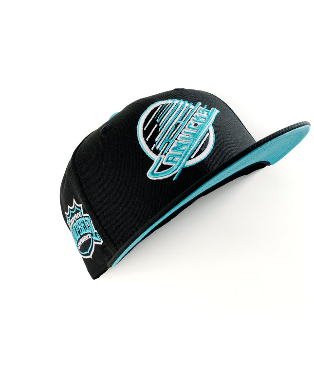 New Era Vancouver Canucks Tron 59Fifty Fitted Hat